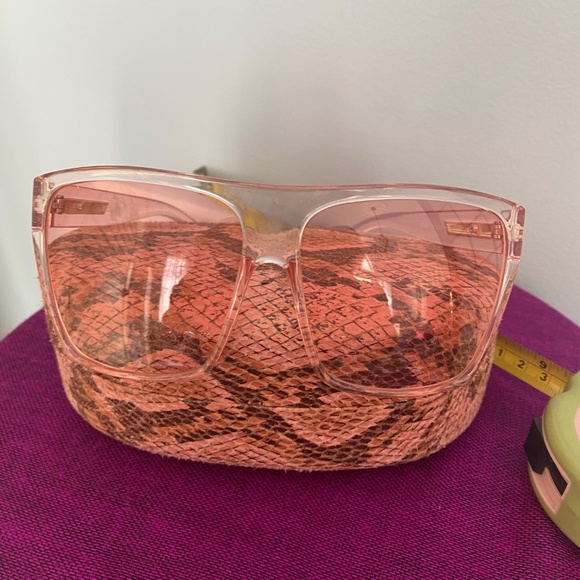 Oversized Pink sunglasses and pink snakeskin hard case - Picture 3 of 13